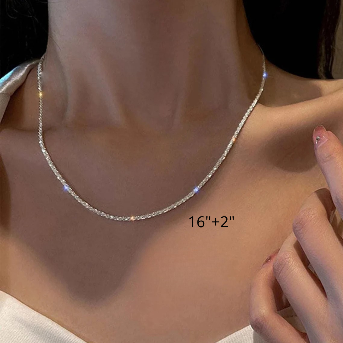 Women's Silver Sparkling Choker Necklace – Trendy Clavicle Chain, Adjustable Length, Lightweight Design