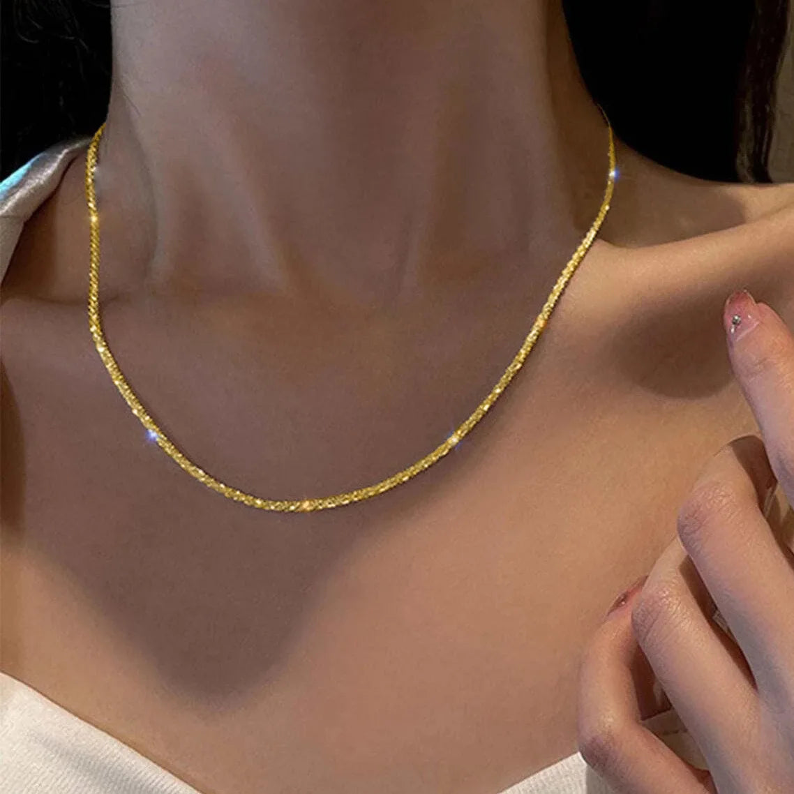 Variant image for Women's Silver Sparkling Choker Necklace – Trendy Clavicle Chain, Adjustable Length, Lightweight Design-1