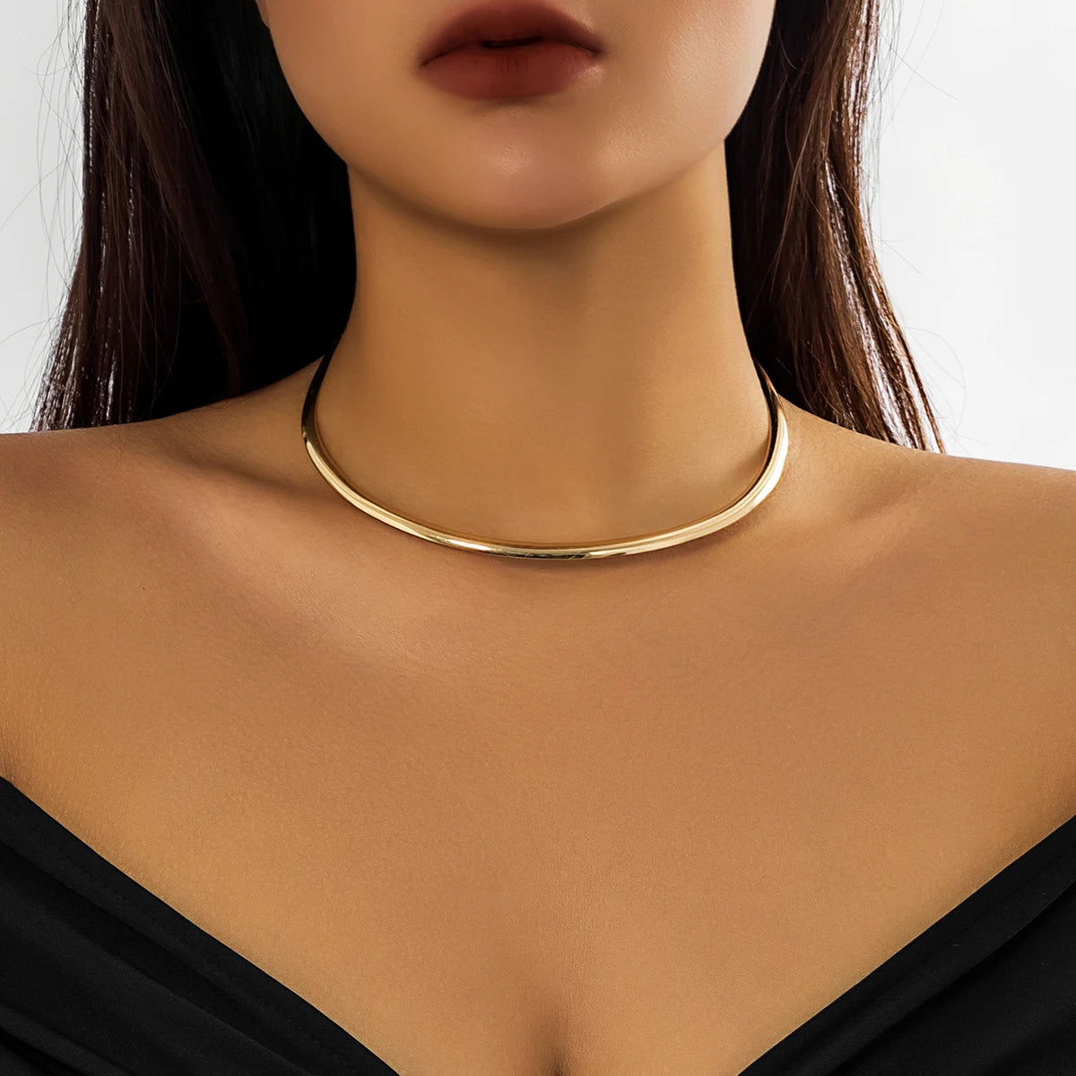 Women's Chunky Circle Torques Necklace – Trendy Choker Style, Lightweight Metal Alloy, Adjustable Fit