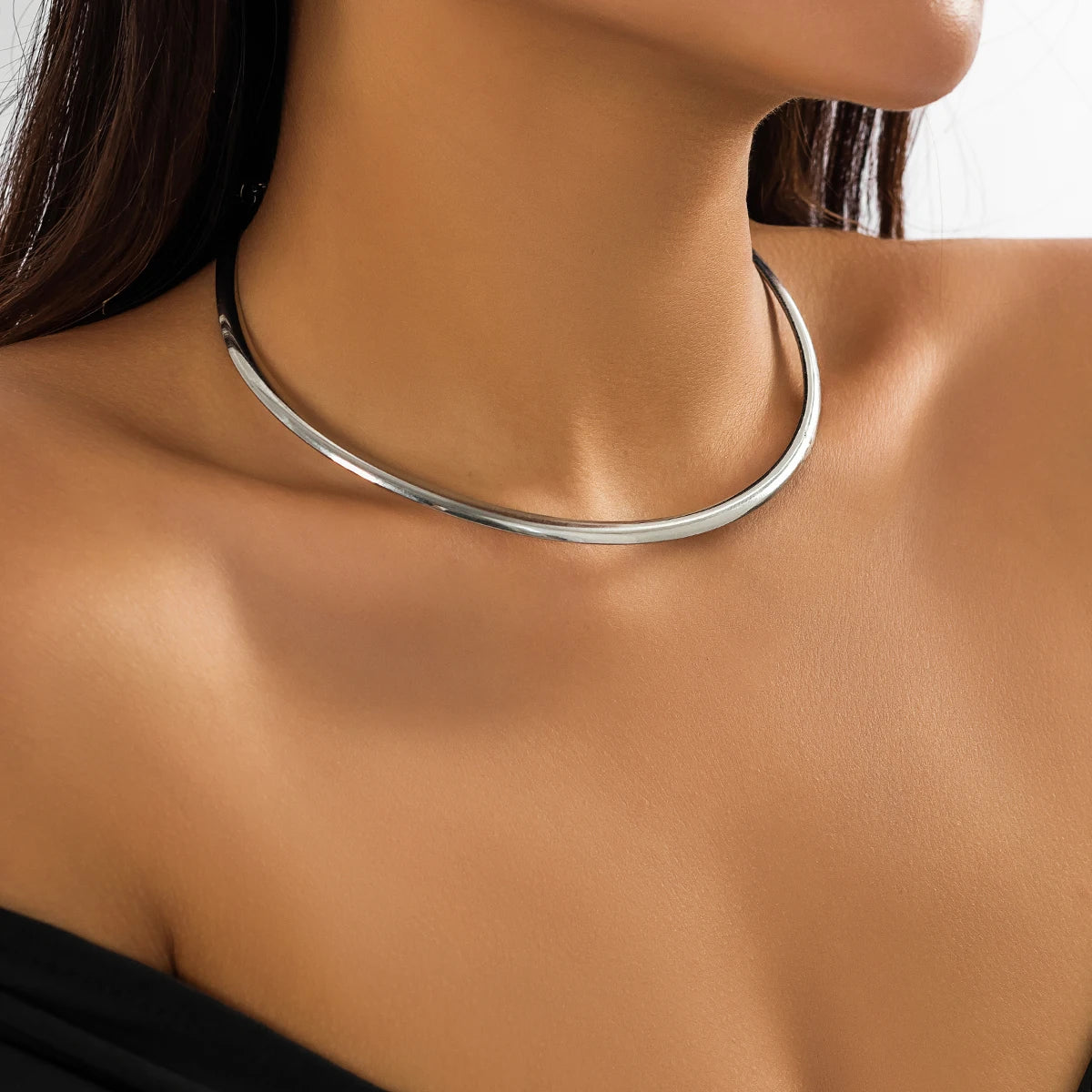 Women's Chunky Circle Torques Necklace – Trendy Choker Style, Lightweight Metal Alloy, Adjustable Fit