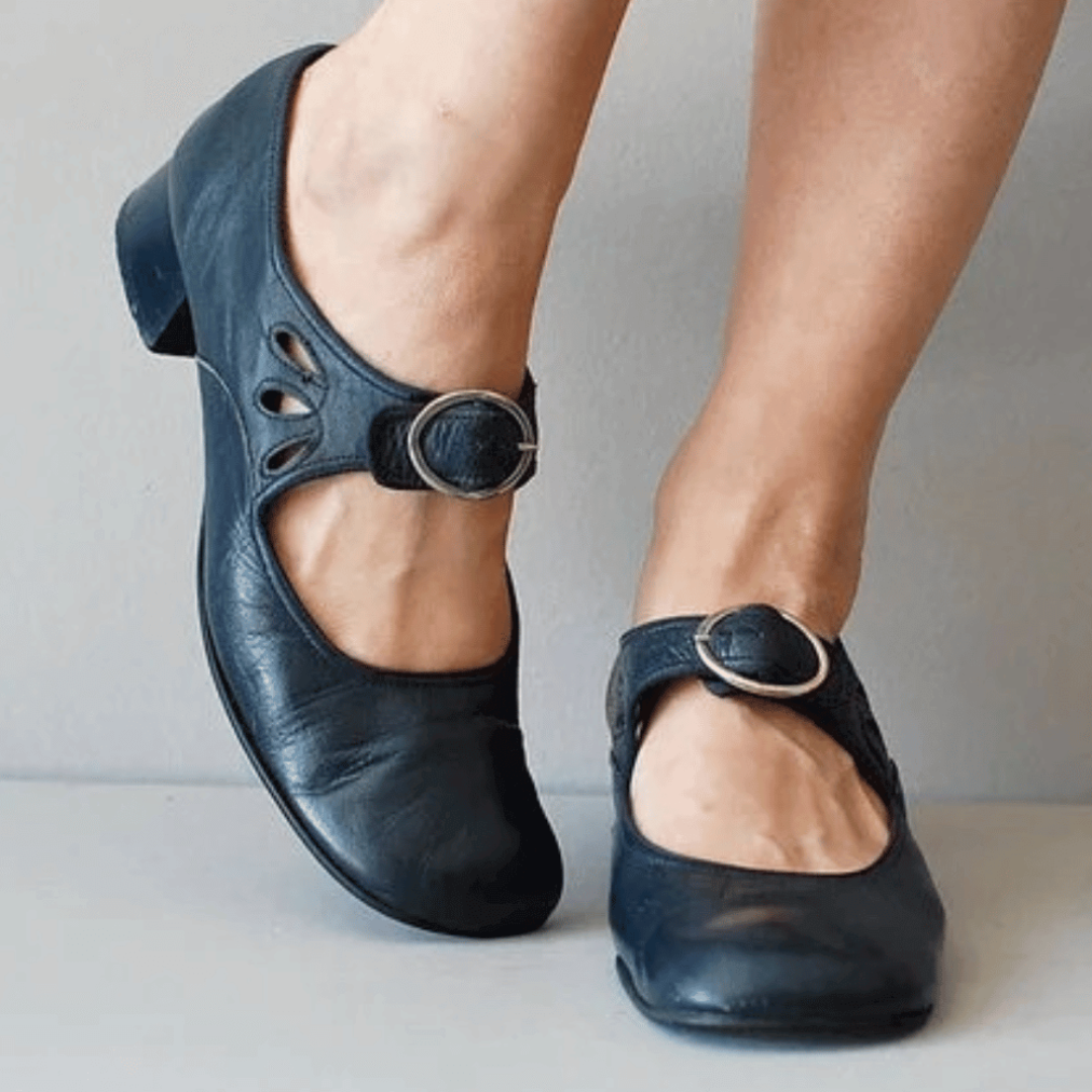 Women's Vintage Heels – Elegant Low Heel, Adjustable Strap, Comfortable Fit