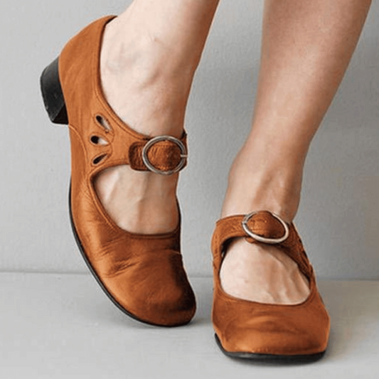 Women's Vintage Heels – Elegant Low Heel, Adjustable Strap, Comfortable Fit