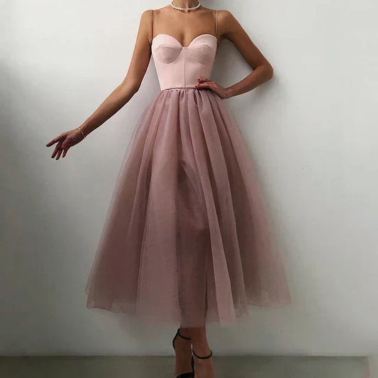 Women's A-Line Formal Dress – Sweetheart Neckline, Spaghetti Straps, Elegant Tulle and Satin Design