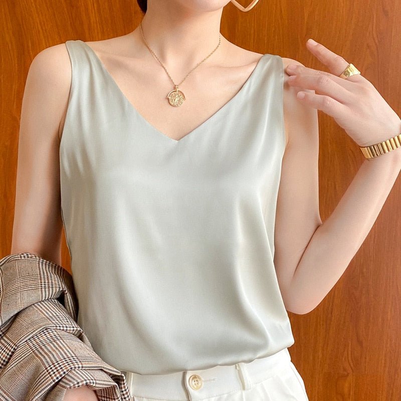 https://cdn.shopify.com/s/files/1/0822/2661/0521/files/trigala-seidig-weiches-tanktop-fur-damen-113193.jpg?v=1720789252